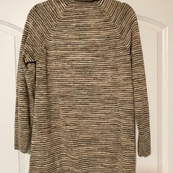 Tunic Sweater - Picture 2 of 3